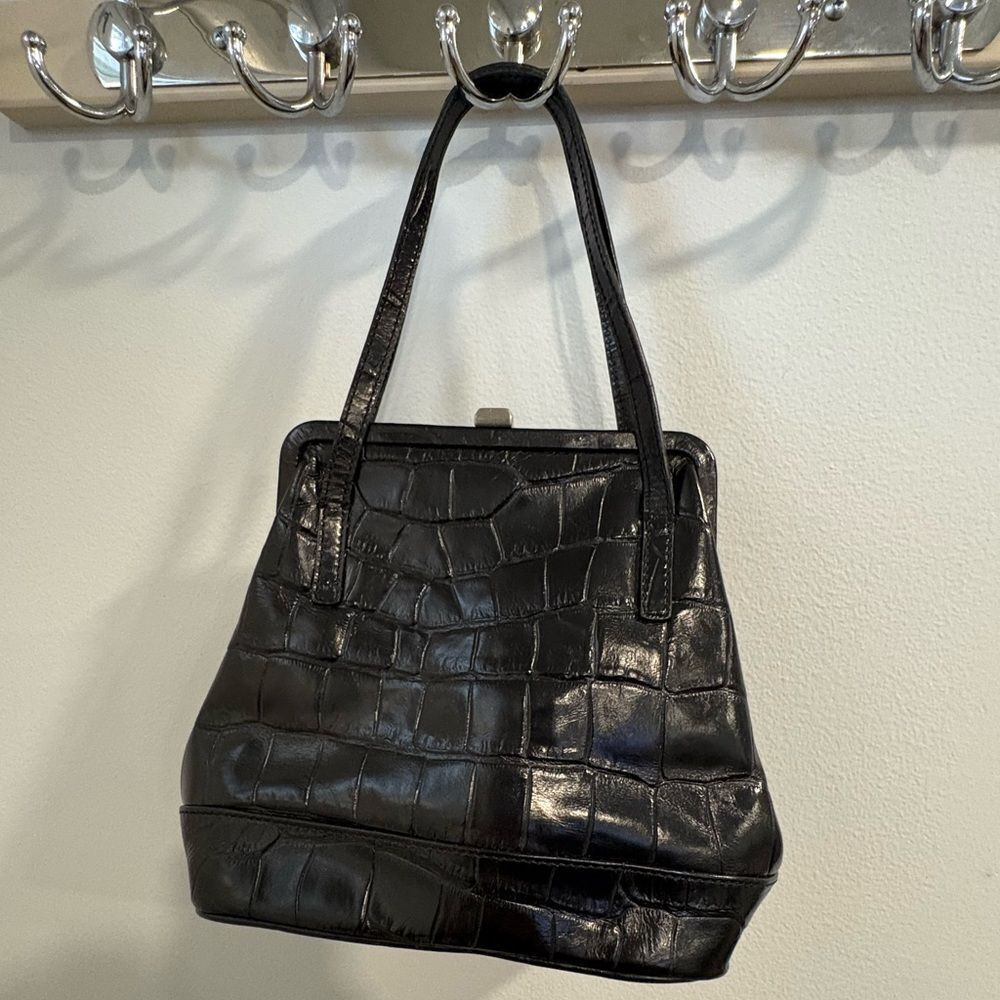 Unique Vintage Sleek Black Crocodile-Embossed Hand Bag